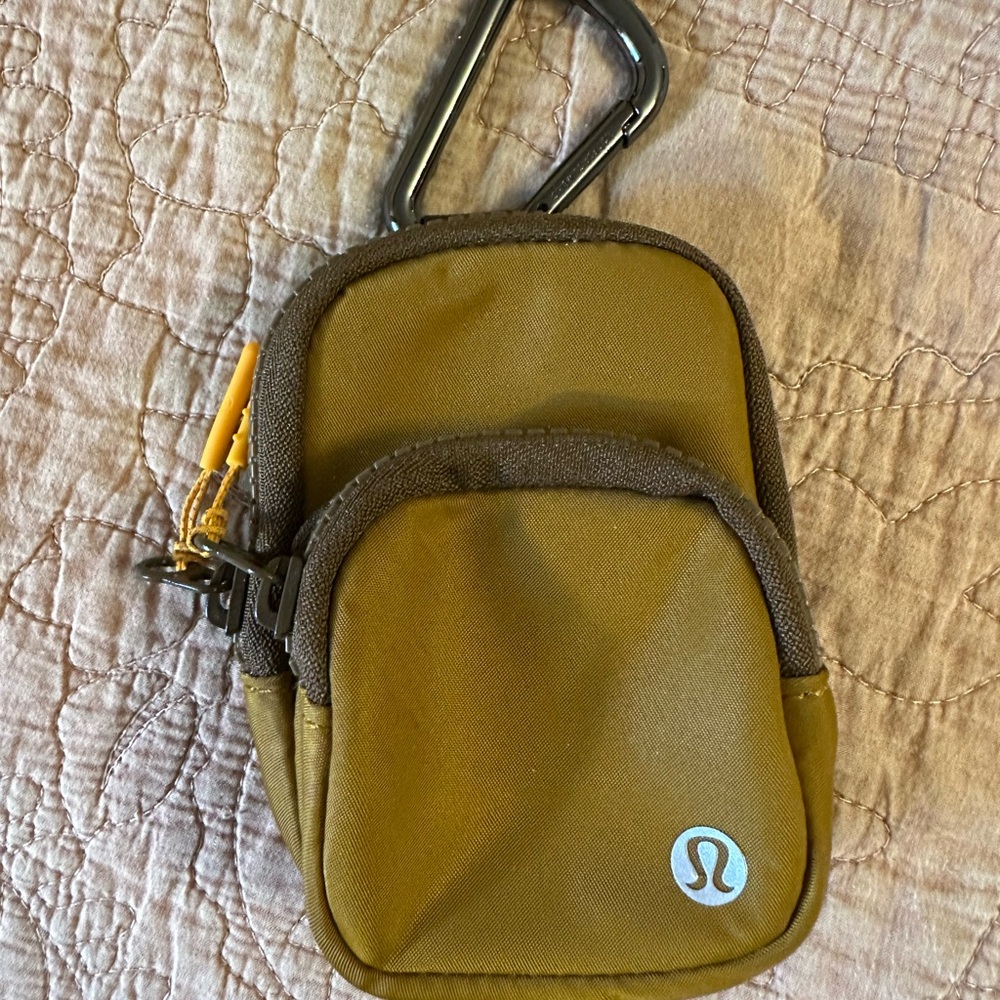Lululemon Gold pouch